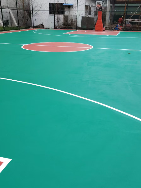 恩施 球场长期使用易出现地面开裂